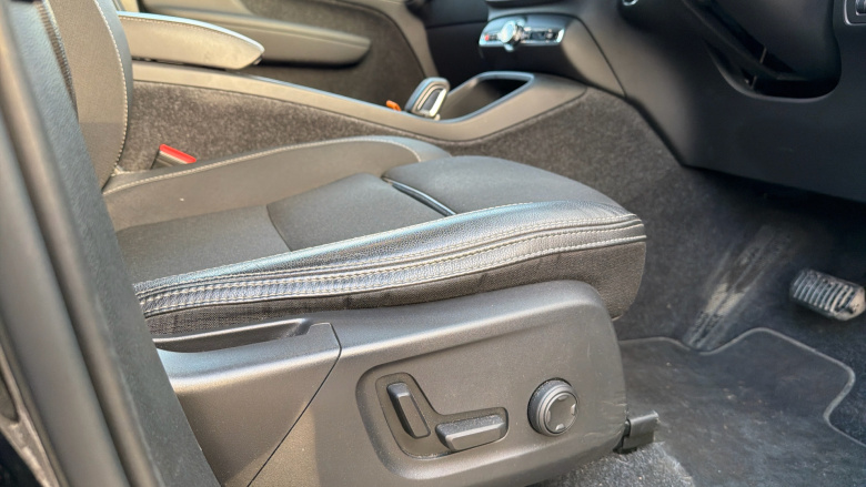 Volvo Xc40 2.0 T4 Momentum Pro 5dr AWD Geartronic Petrol Estate